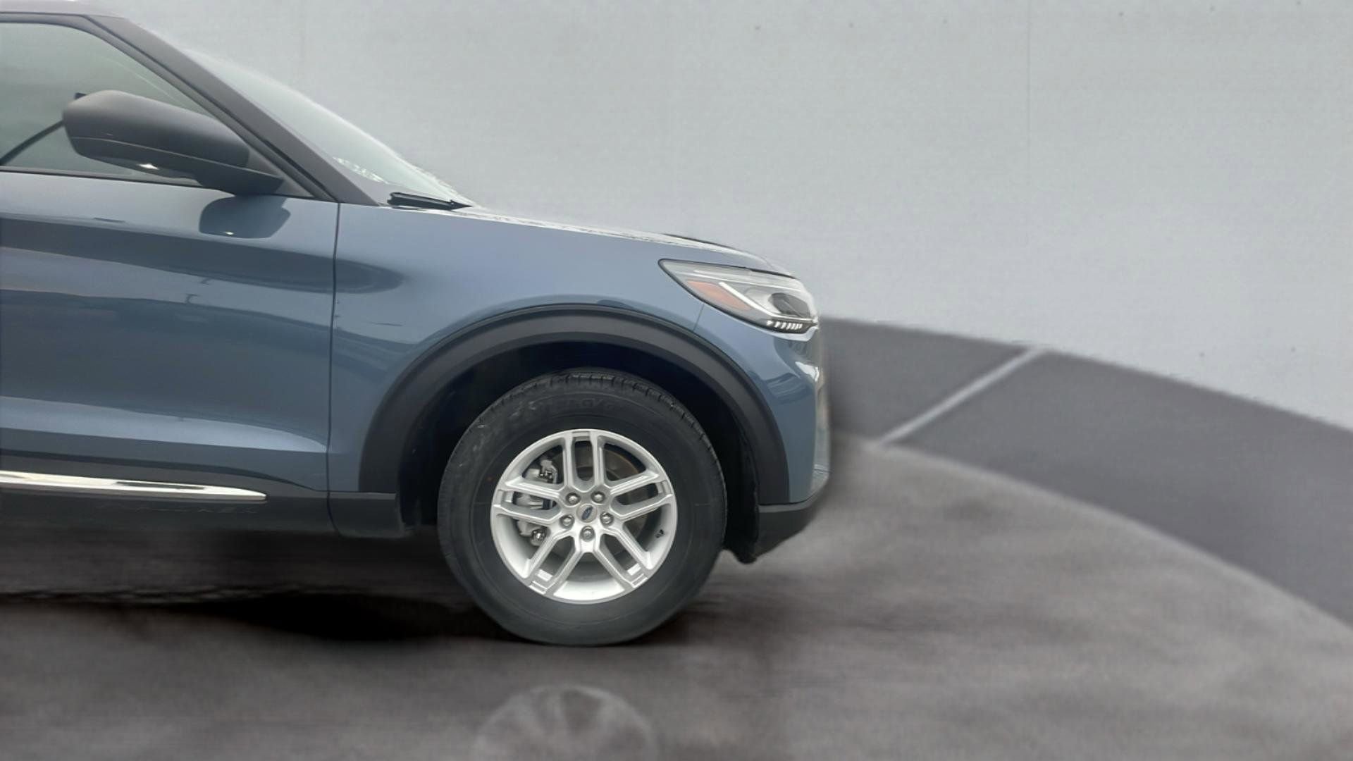 Certified 2025 Ford Explorer Active AWD/4WD image 21