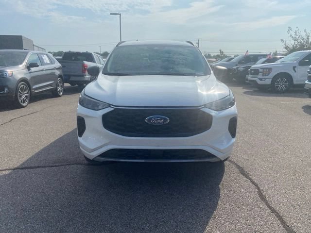 Certified 2024 Ford Escape ST-Line w/ Tech Pack #1 AWD/4WD image 2