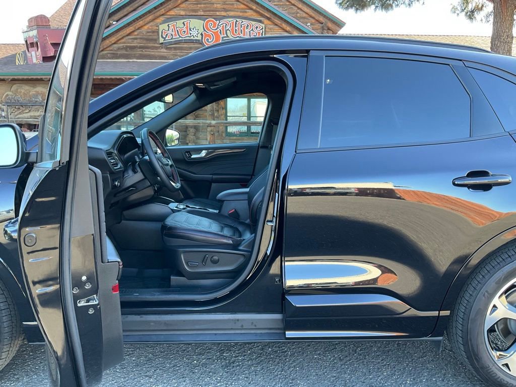 Certified 2024 Ford Escape ST-Line Elite w/ Premium Technology Package image 62