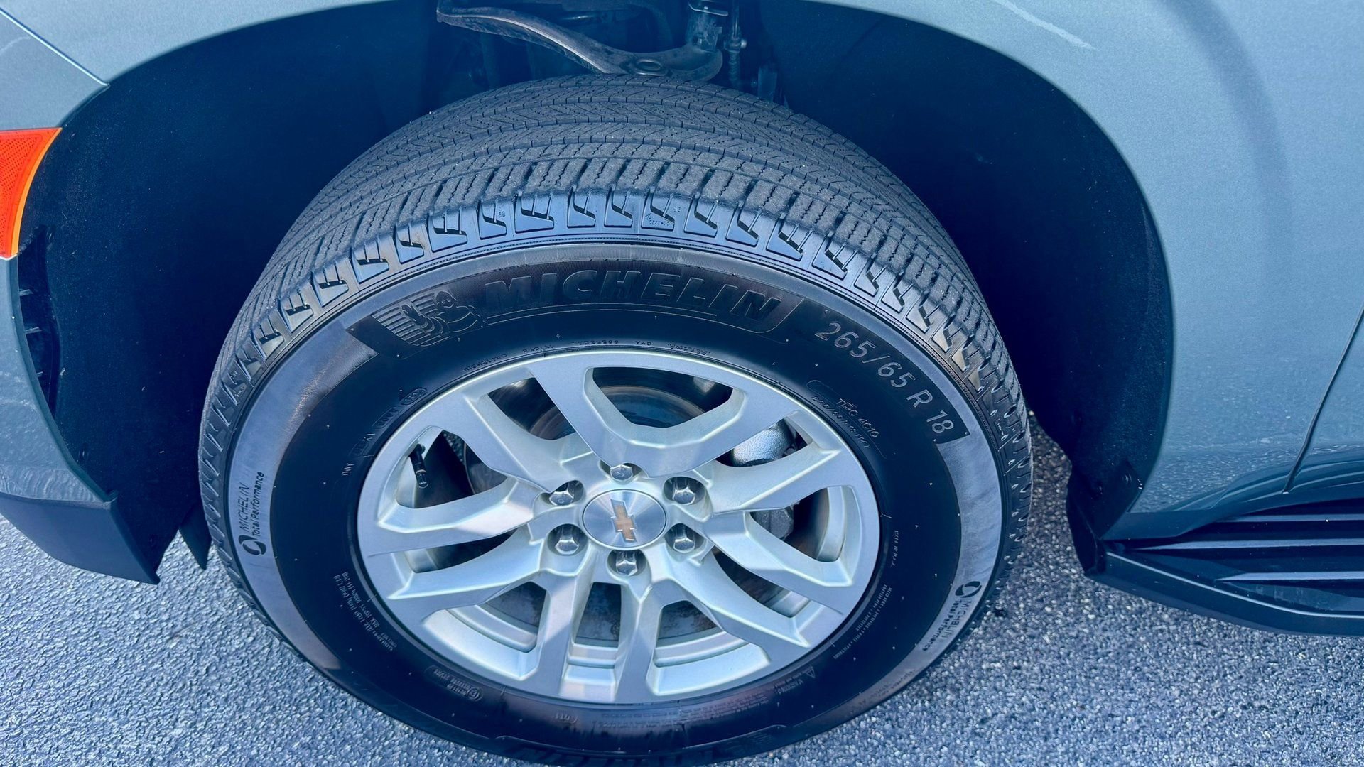 Used 2024 Chevrolet Suburban LT image 15