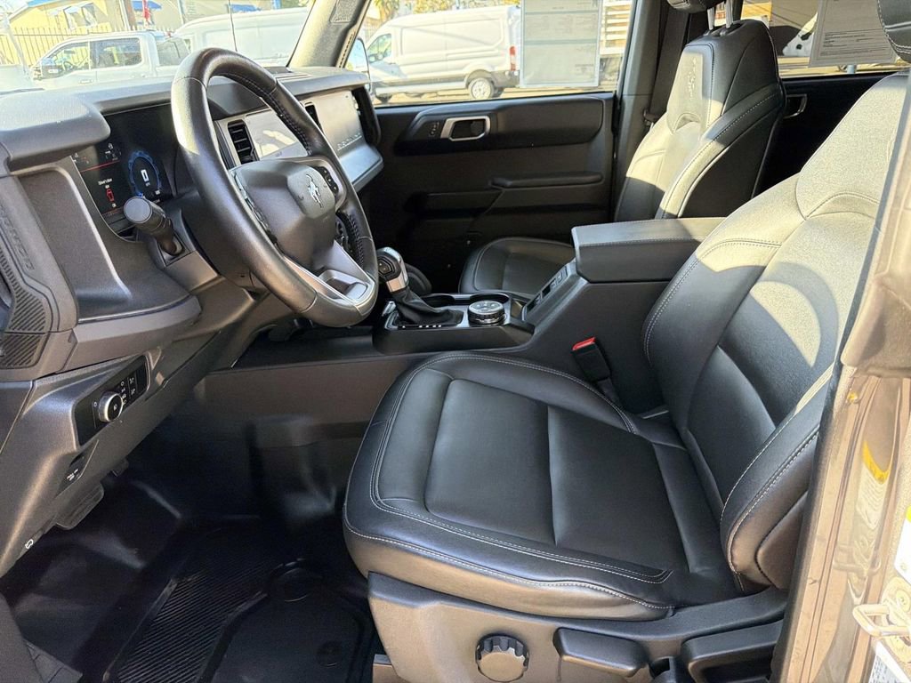 Certified 2025 Ford Bronco Badlands AWD/4WD image 17