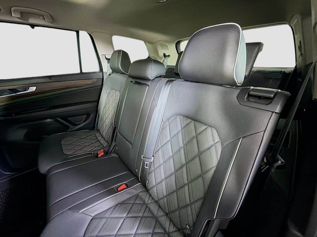 Used 2024 Volkswagen Atlas SEL Premium R-Line AWD/4WD image 25