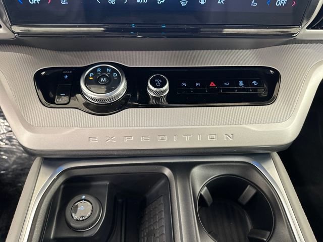 Certified 2025 Ford Expedition Active image 44