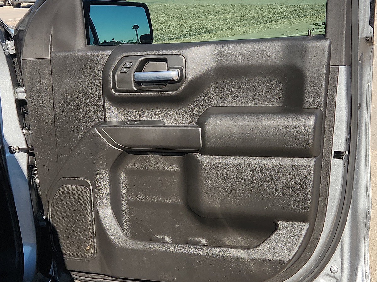 Used 2025 Chevrolet Silverado 1500 Custom w/ Turbomax Blackout Package AWD/4WD image 12