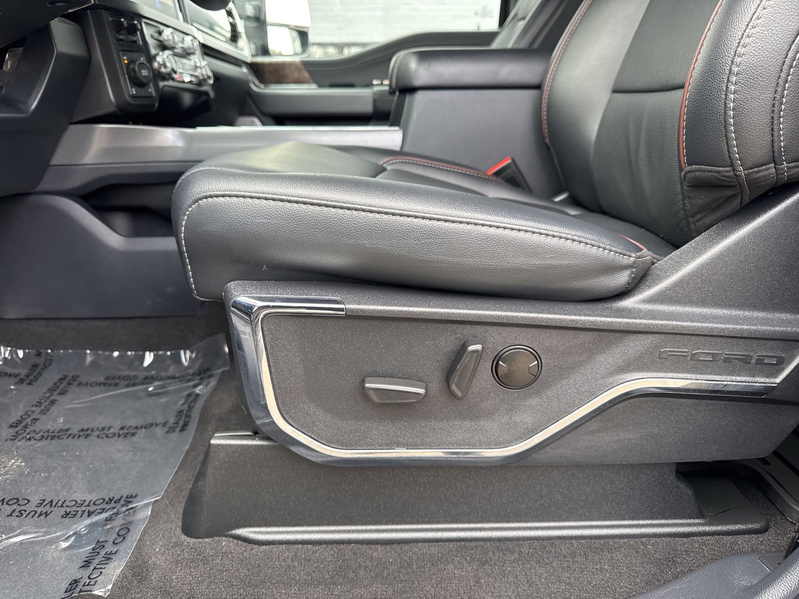 Certified 2024 Ford F250 Lariat w/ FX4 Off-Road Package image 41