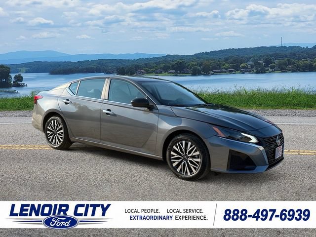 Used 2025 Nissan Altima 2.5 SV FWD image 1