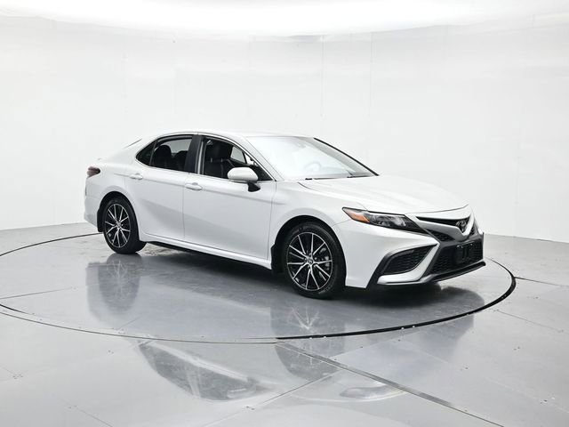 Used 2024 Toyota Camry SE w/ Convenience Package
