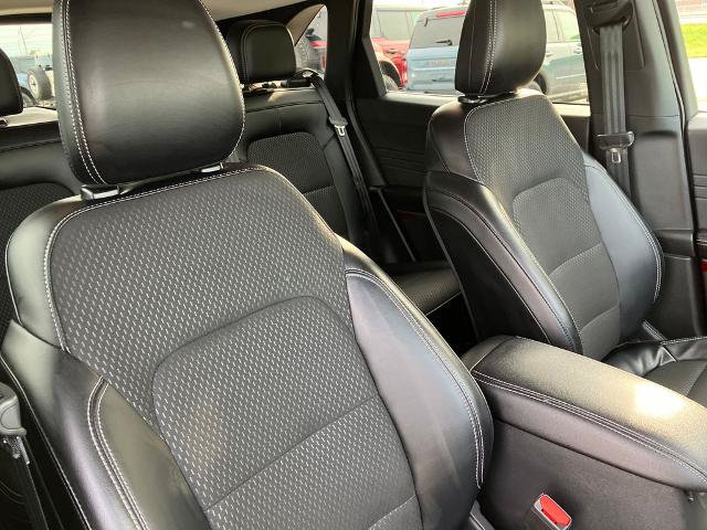 Certified 2025 Ford Escape SE FWD image 19