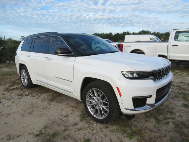 Used 2024 Jeep Grand Cherokee L Summit w/ Advanced Protech Group IV AWD/4WD image 3