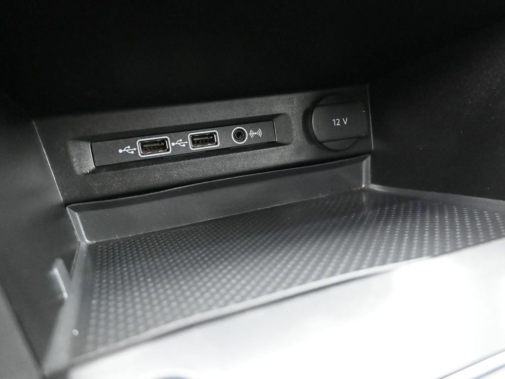 Used 2019 Volkswagen Tiguan SEL image 45