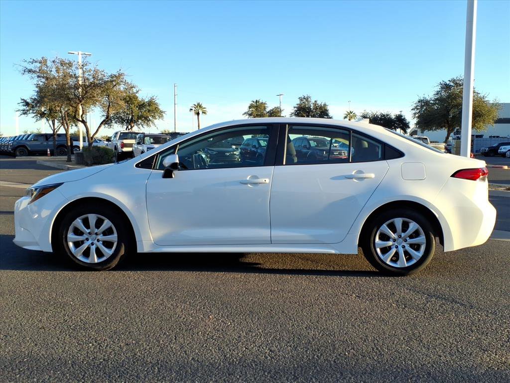 Used 2024 Toyota Corolla LE image 2