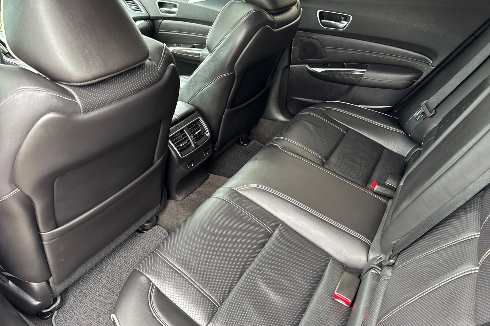 Used 2019 Acura TLX 3.5L Advance Pkg image 13