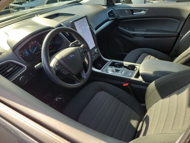 Certified 2022 Ford Edge SE w/ Black Appearance Package AWD/4WD image 3