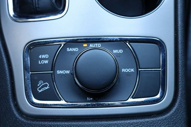 Used 2021 Jeep Grand Cherokee Limited image 25