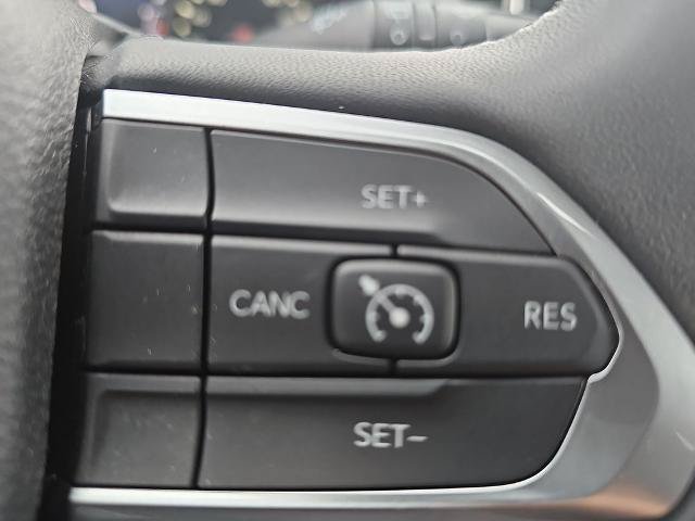 Used 2024 Jeep Compass Latitude AWD/4WD image 17