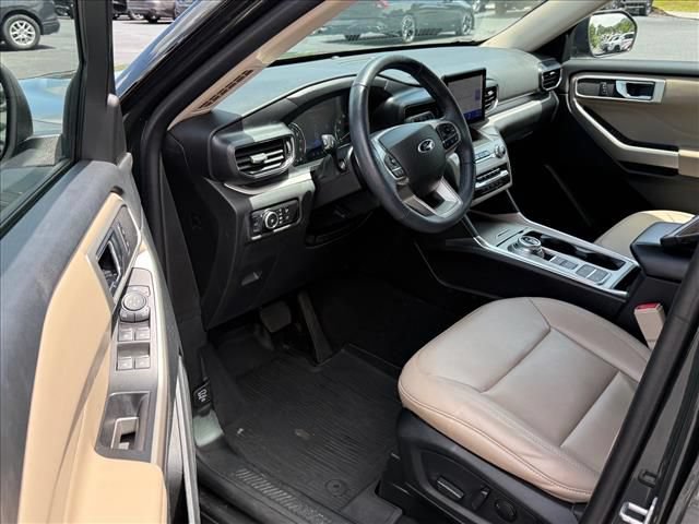 Certified 2023 Ford Explorer XLT w/ Equipment Group 202A RWD image 10
