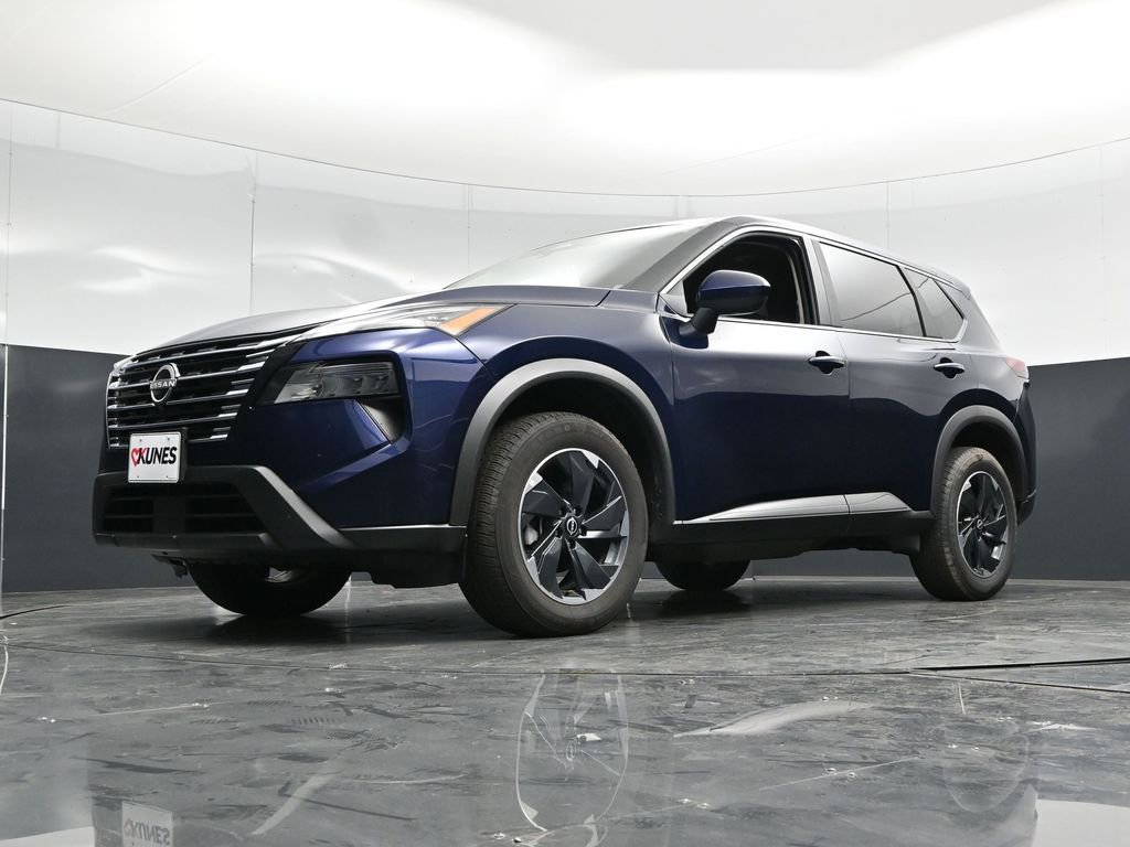 Used 2025 Nissan Rogue SV AWD/4WD image 56