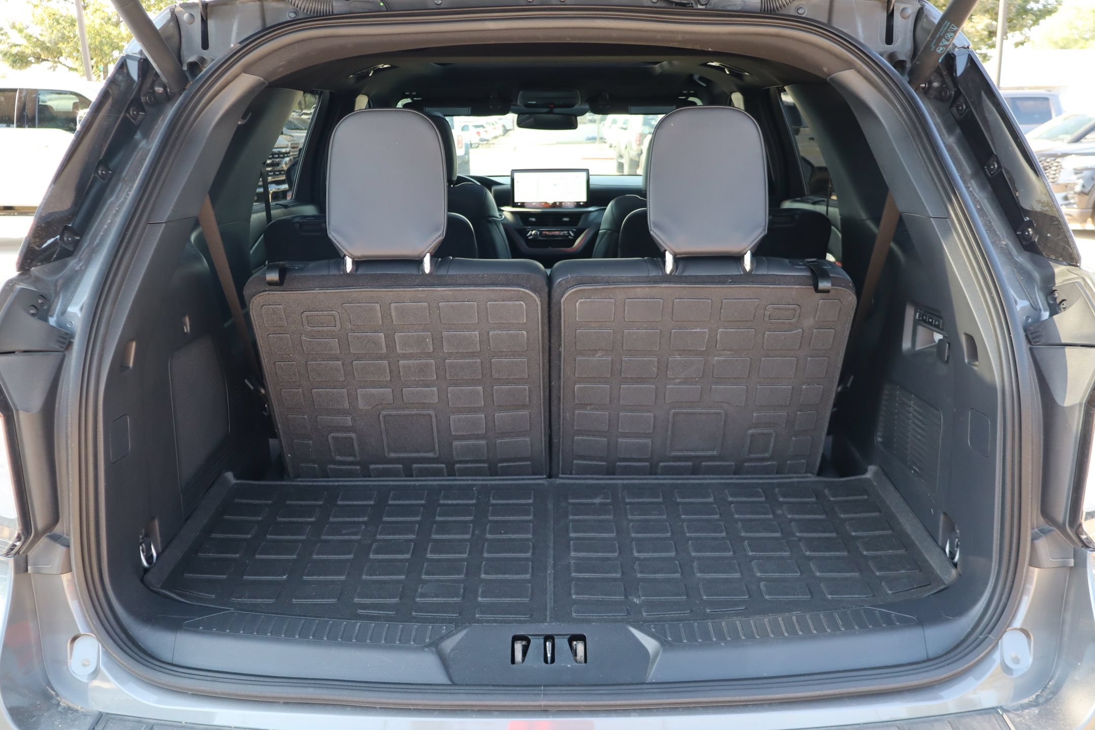 Certified 2025 Ford Explorer ST AWD/4WD image 29