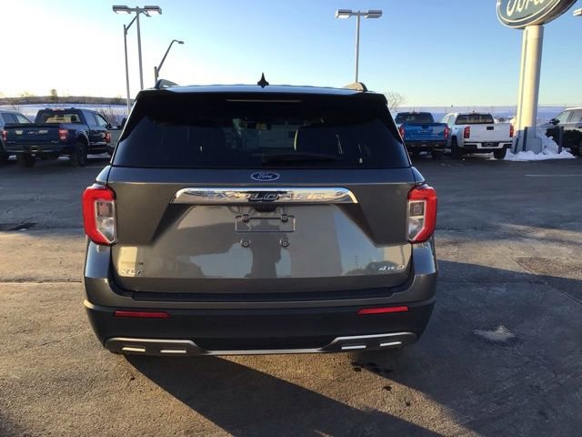 Certified 2023 Ford Explorer XLT w/ Equipment Group 202A image 4