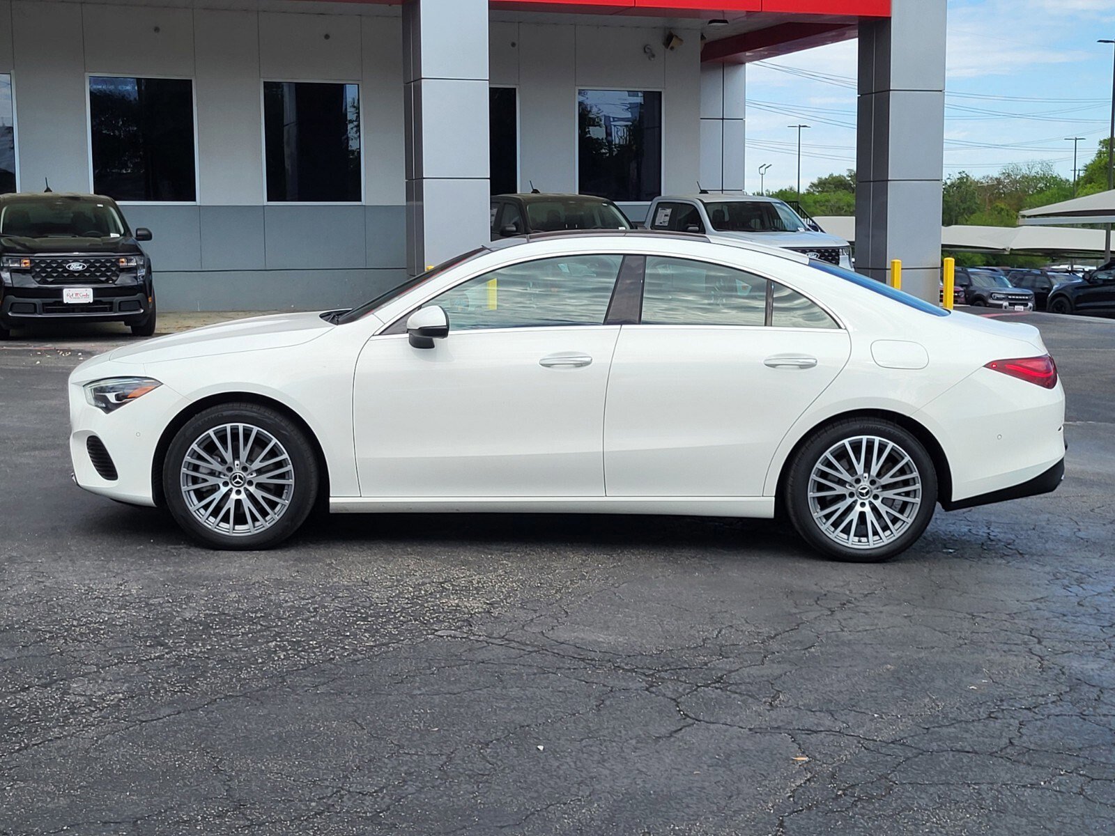 Used 2025 Mercedes-Benz CLA 250 4MATIC image 6