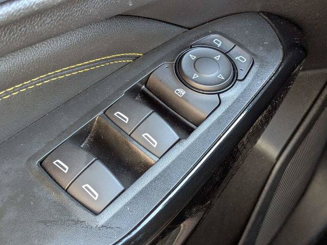 Used 2025 Chevrolet Trax LT FWD image 24