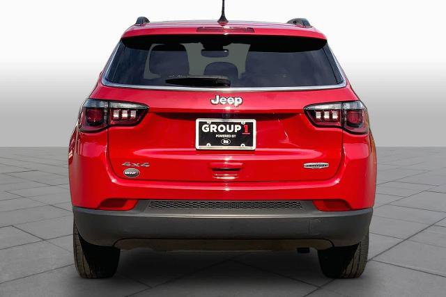 Used 2023 Jeep Compass Latitude w/ Convenience Group AWD/4WD image 5