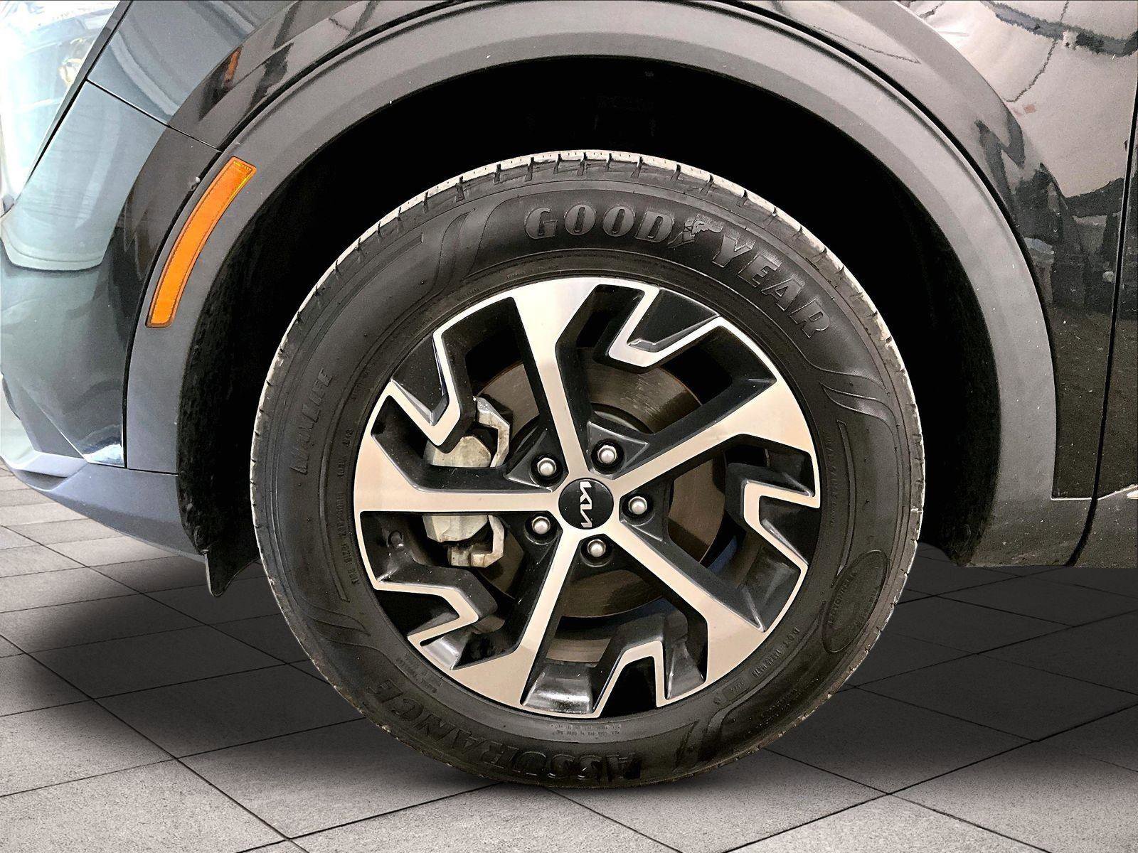 Used 2023 Kia Sportage EX image 8