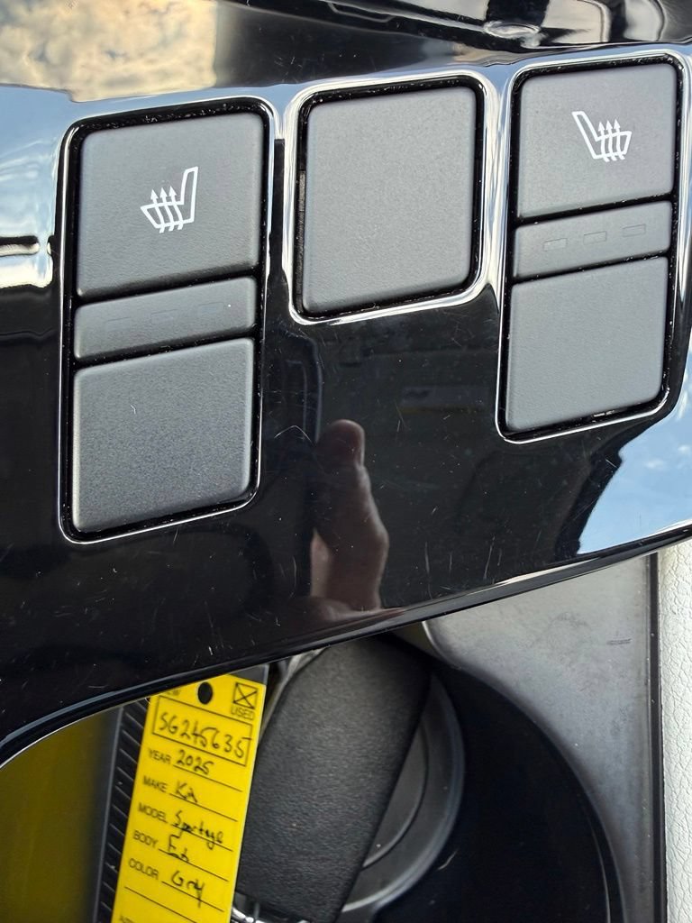 Used 2025 Kia Sportage EX FWD image 40