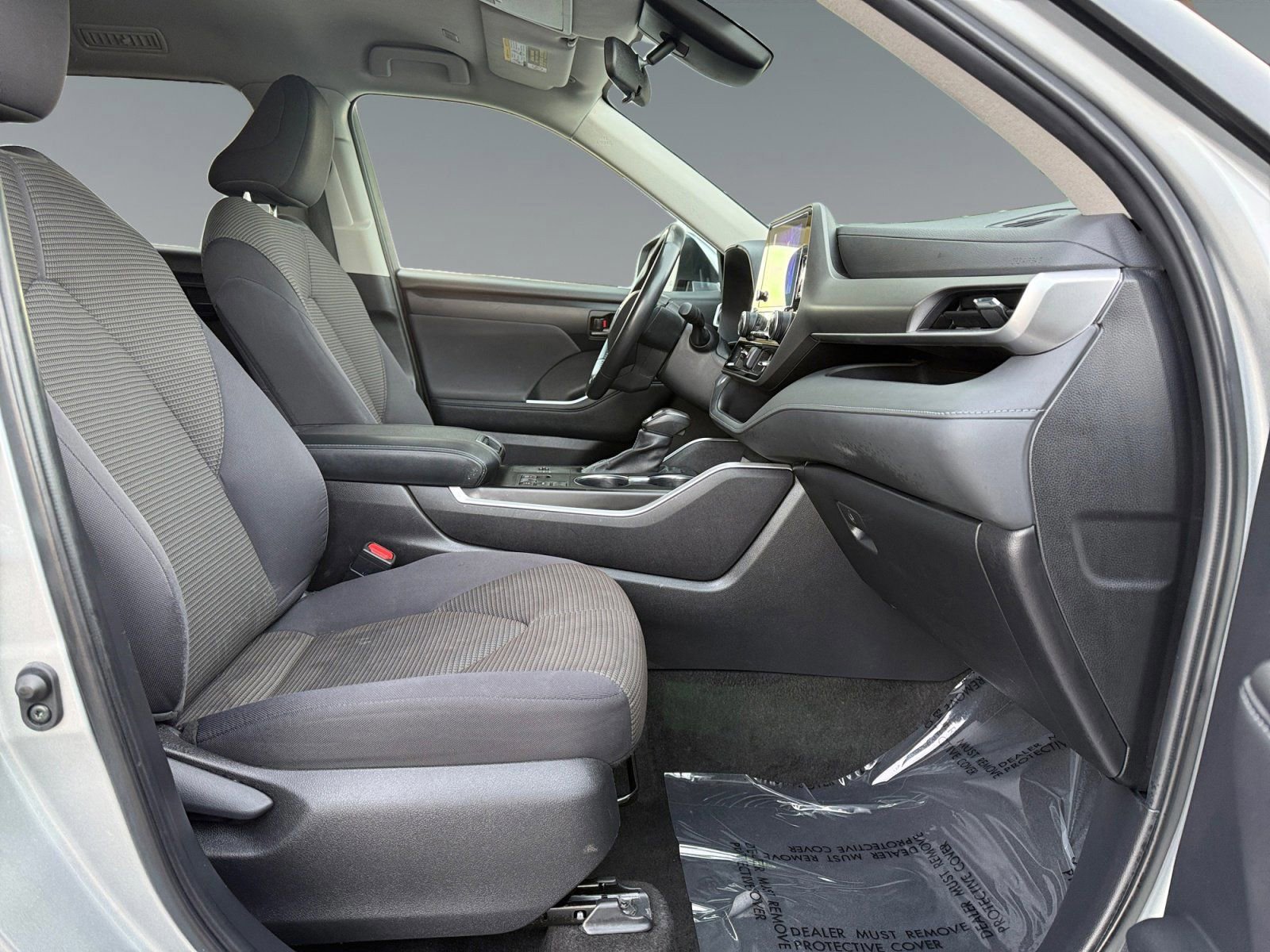 Used 2024 Toyota Highlander LE image 21