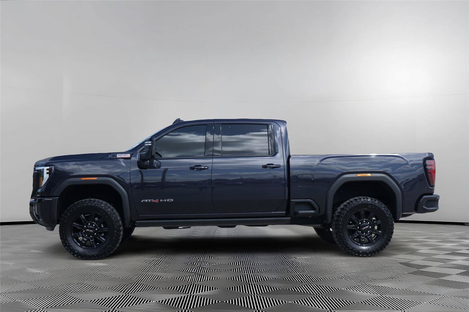 Used 2024 GMC Sierra 2500 AT4 w/ AT4 Premium Plus Package AWD/4WD image 7