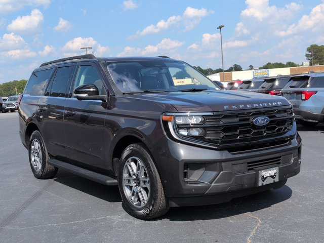 Certified 2025 Ford Expedition Active AWD/4WD image 1