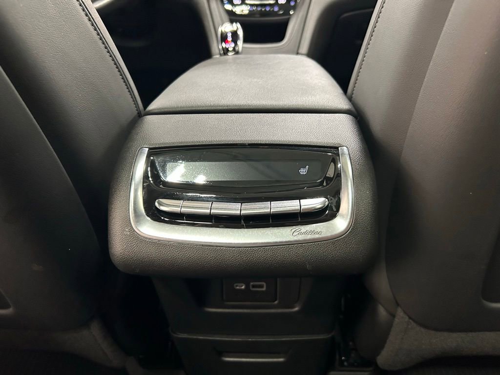 Used 2022 Cadillac XT6 Sport w/ Technology Package AWD/4WD image 27