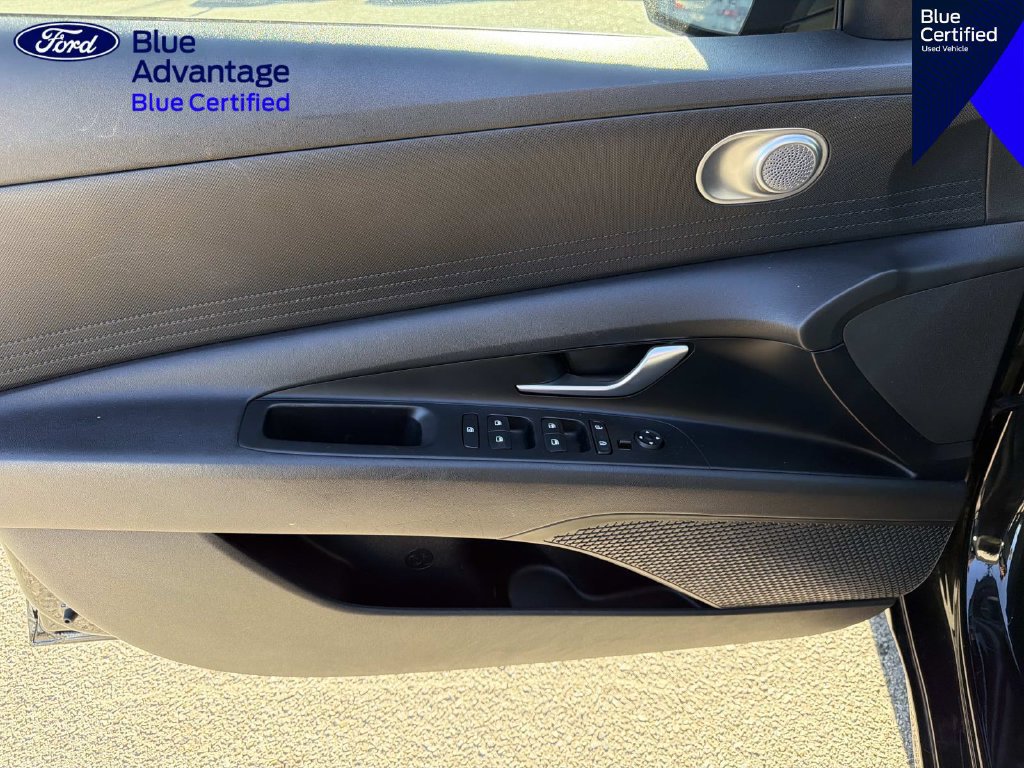 Used 2021 Hyundai Elantra SE FWD image 13