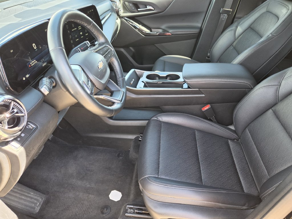 Used 2025 Chevrolet Equinox LT w/ Convenience Package II FWD image 12