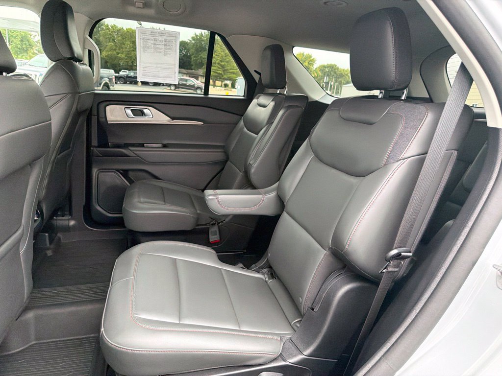 Certified 2025 Ford Explorer Active w/ Active Comfort Package AWD/4WD image 14