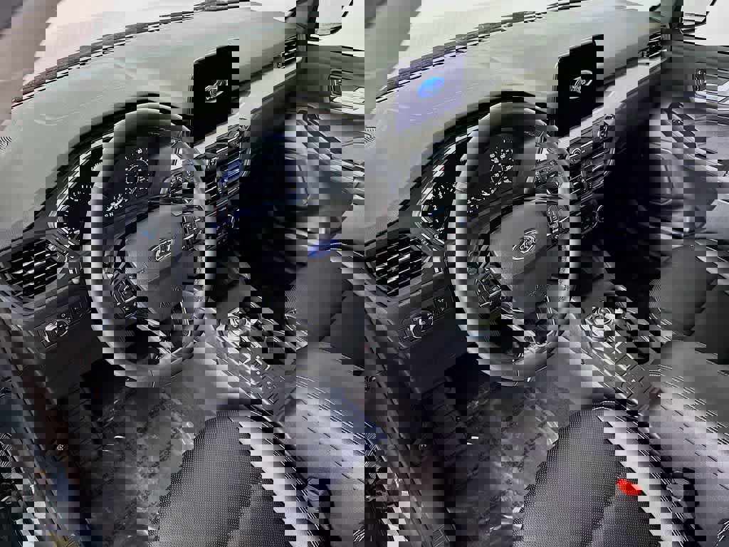 Certified 2022 Ford Escape SEL image 2