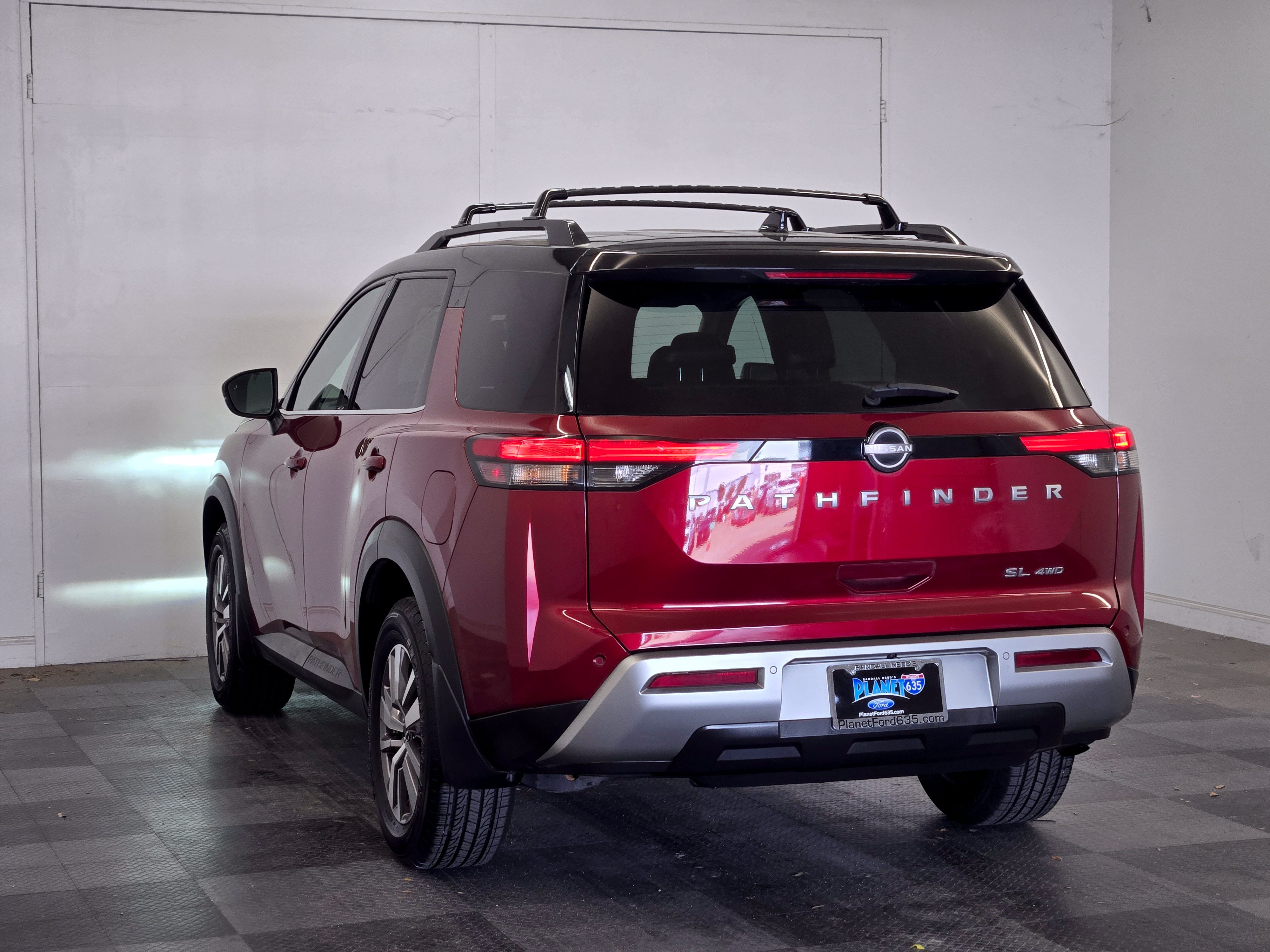Used 2022 Nissan Pathfinder SL AWD/4WD image 5