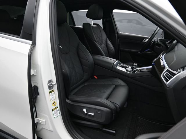Used 2023 BMW X6 xDrive40i w/ Premium Package image 28