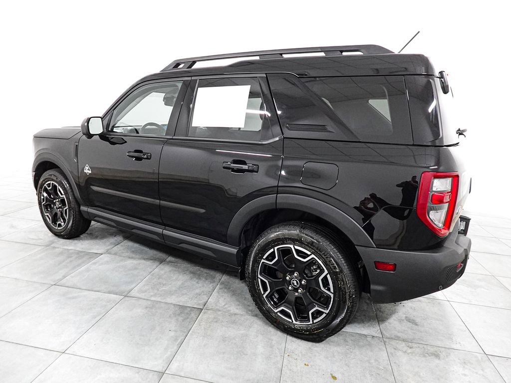 Certified 2025 Ford Bronco Sport Outer Banks w/ Outer Banks Tech Package+ AWD/4WD image 4