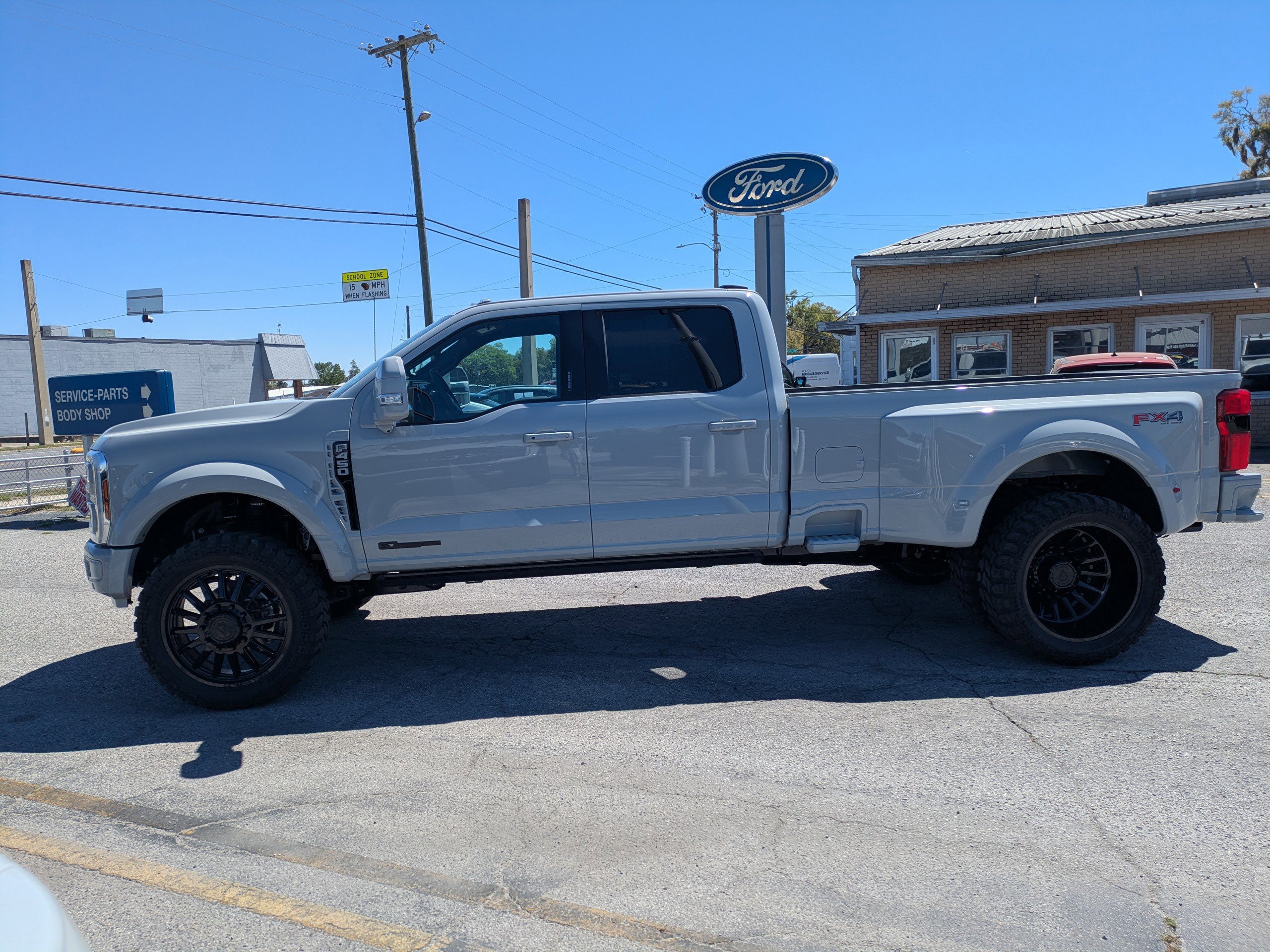Certified 2026 Ford F450 Platinum w/ FX4 Off-Road Package image 2