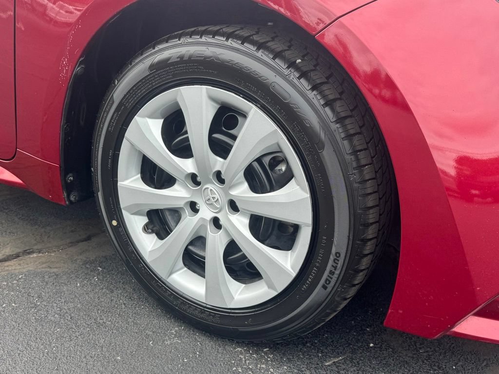 Used 2025 Toyota Corolla LE FWD image 22