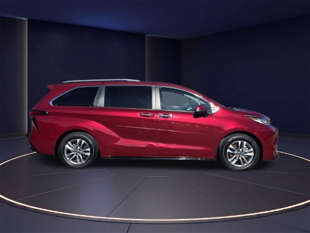 Used 2023 Toyota Sienna Limited AWD/4WD image 2