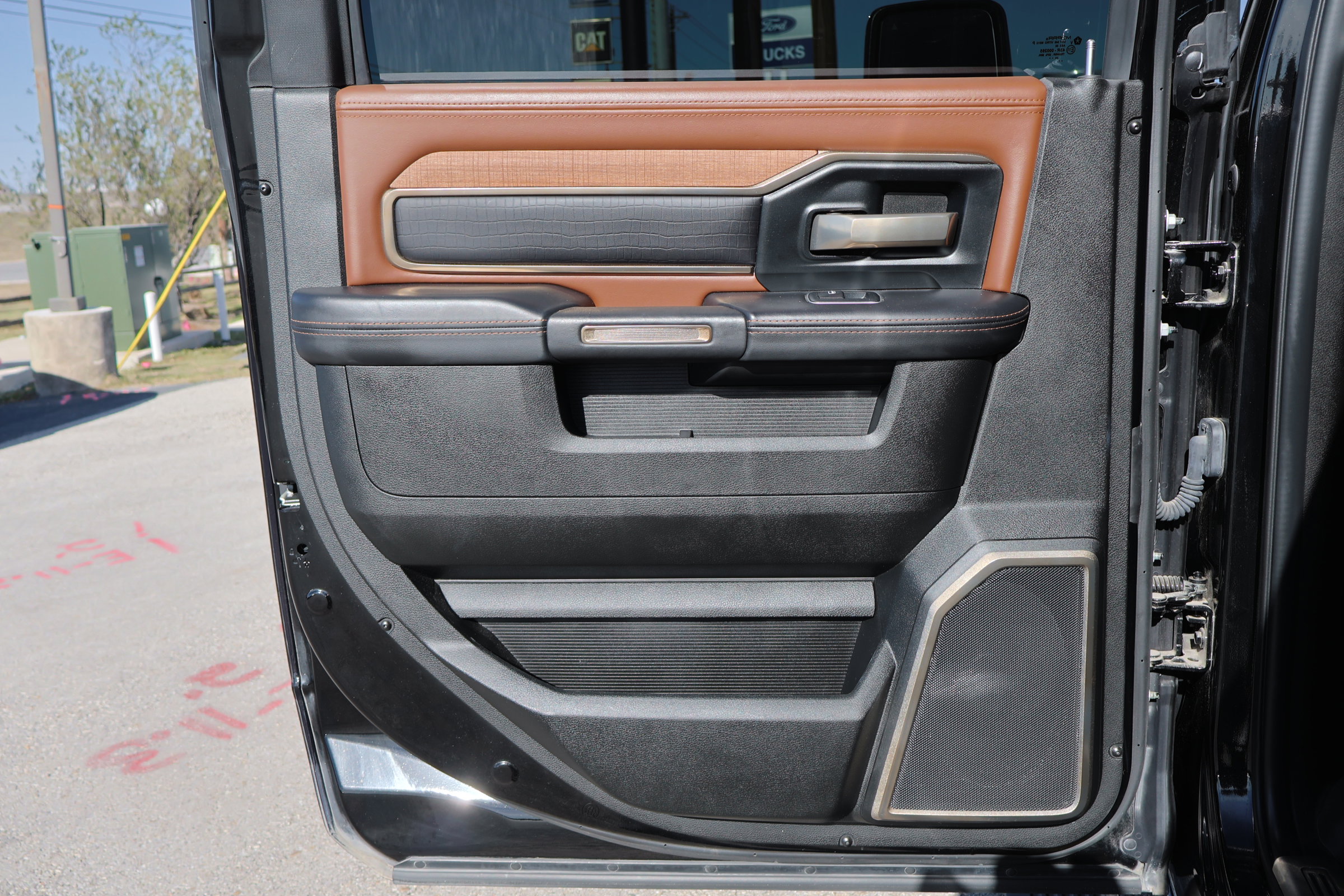 Used 2024 RAM 2500 Limited w/ Towing Technology Group image 22