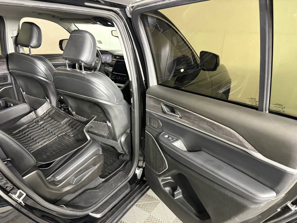 Used 2022 Jeep Grand Cherokee L Limited AWD/4WD image 37