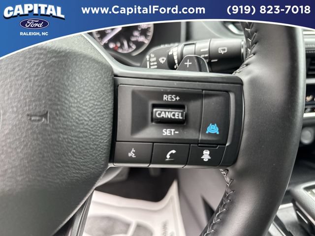 Used 2025 Nissan Rogue SV FWD image 23