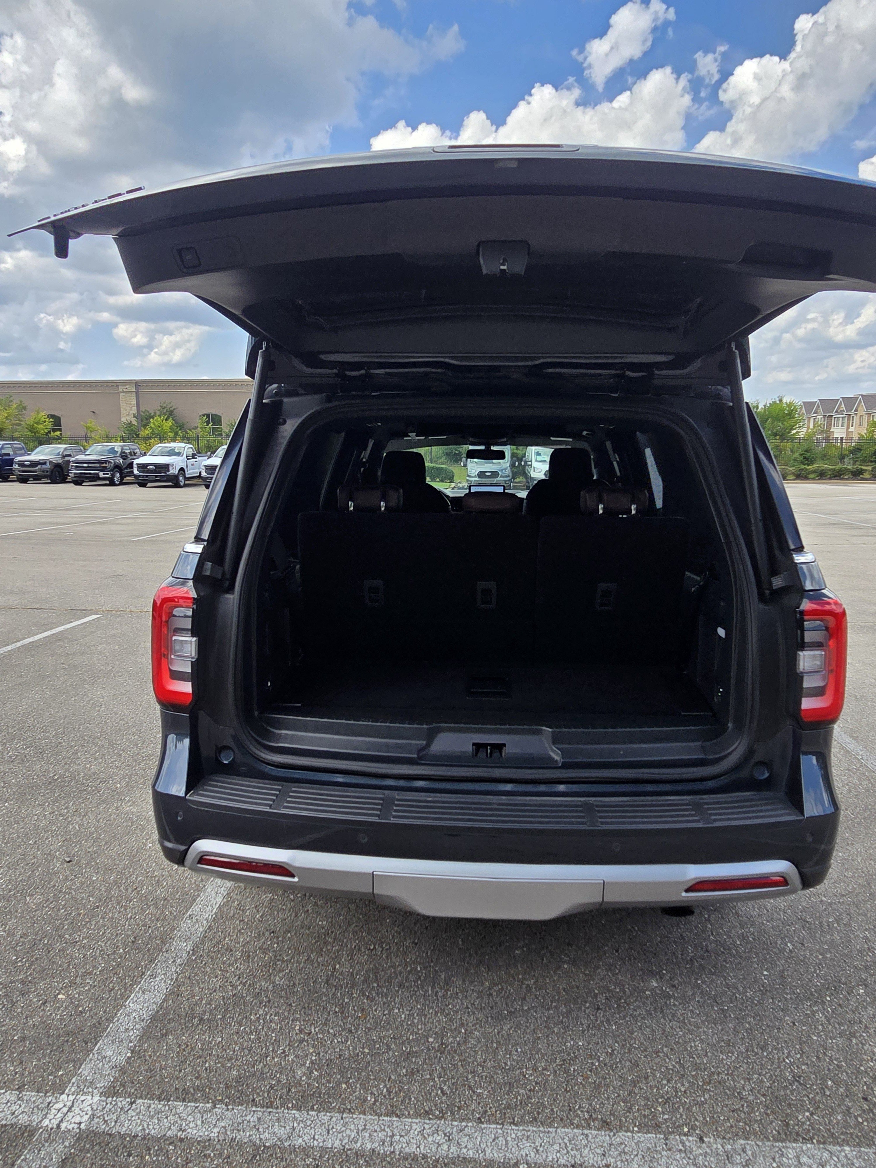 Certified 2024 Ford Expedition Limited w/ Excursion Package AWD/4WD image 17