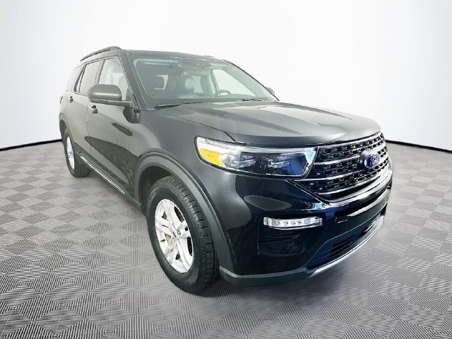Certified 2023 Ford Explorer XLT w/ Equipment Group 202A AWD/4WD image 4