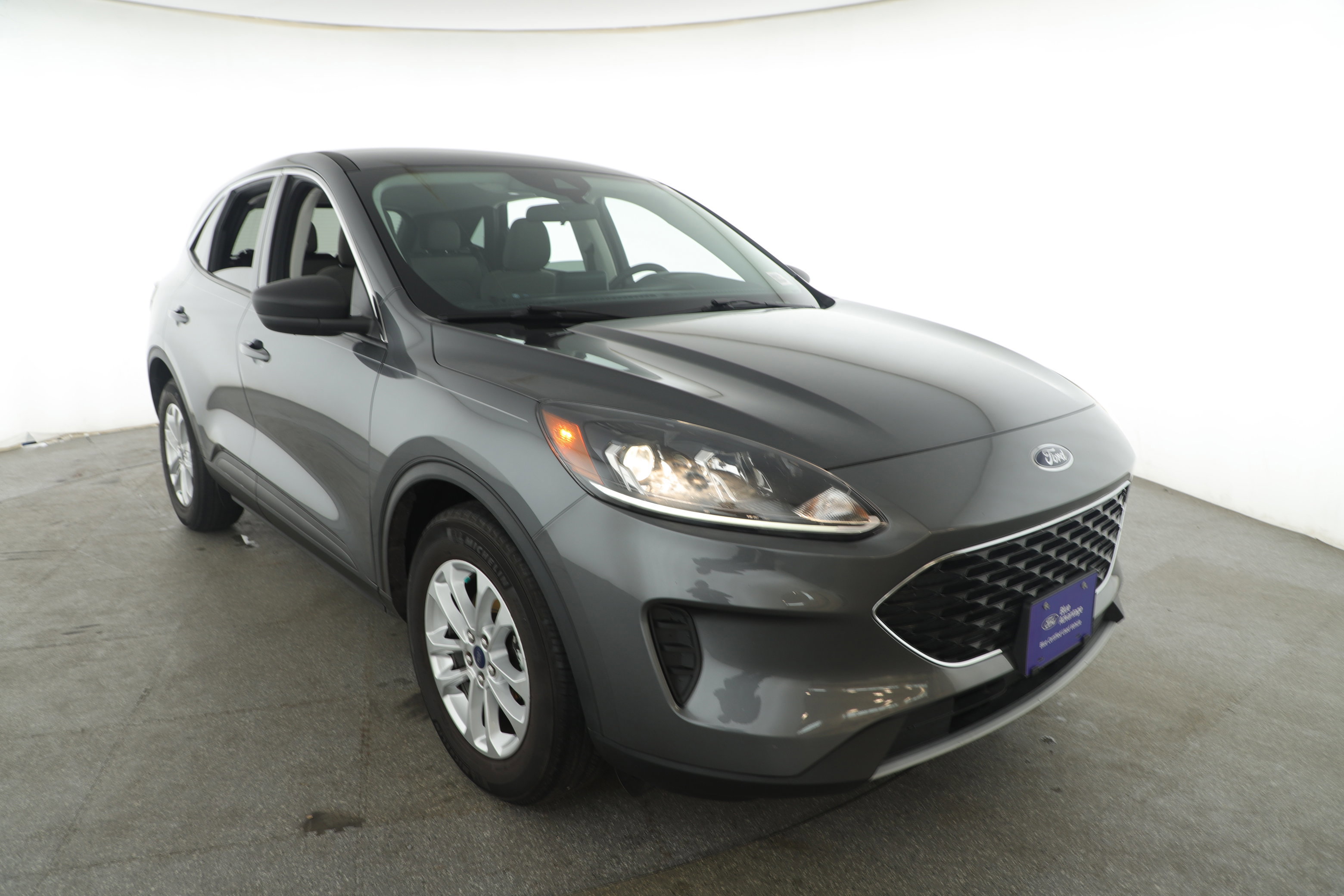 Certified 2022 Ford Escape SE w/ Convenience Package image 3