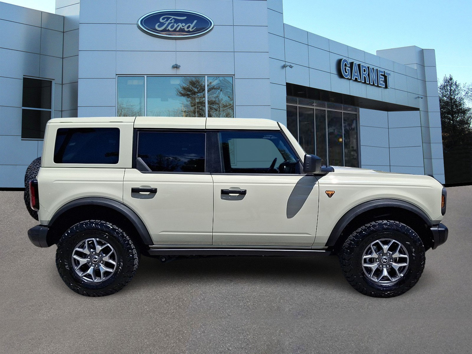 Certified 2025 Ford Bronco Badlands AWD/4WD image 10