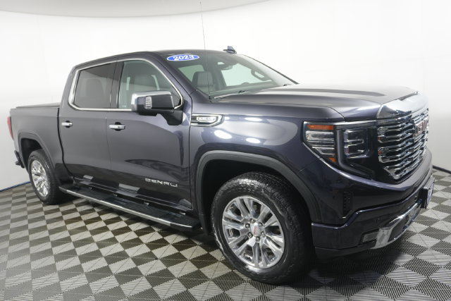 Used 2023 GMC Sierra 1500 Denali w/ Technology Package AWD/4WD image 1